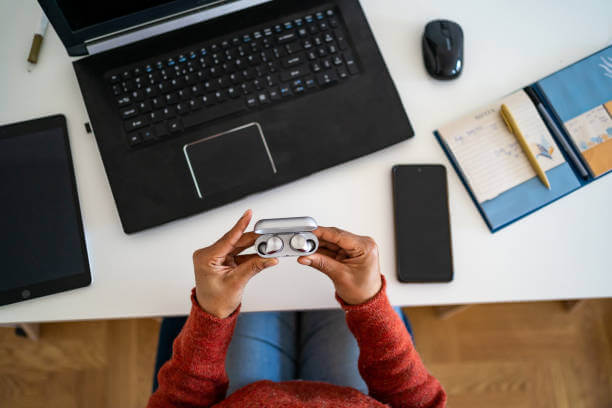 How to Switch AirPods Between Devices: A Step-by-Step Guide